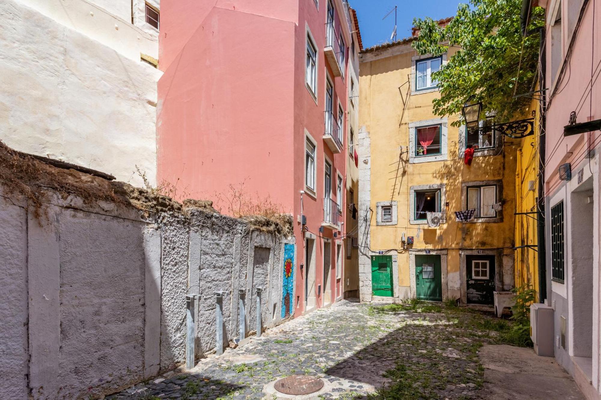 Gralhas Suites Lissabon Buitenkant foto